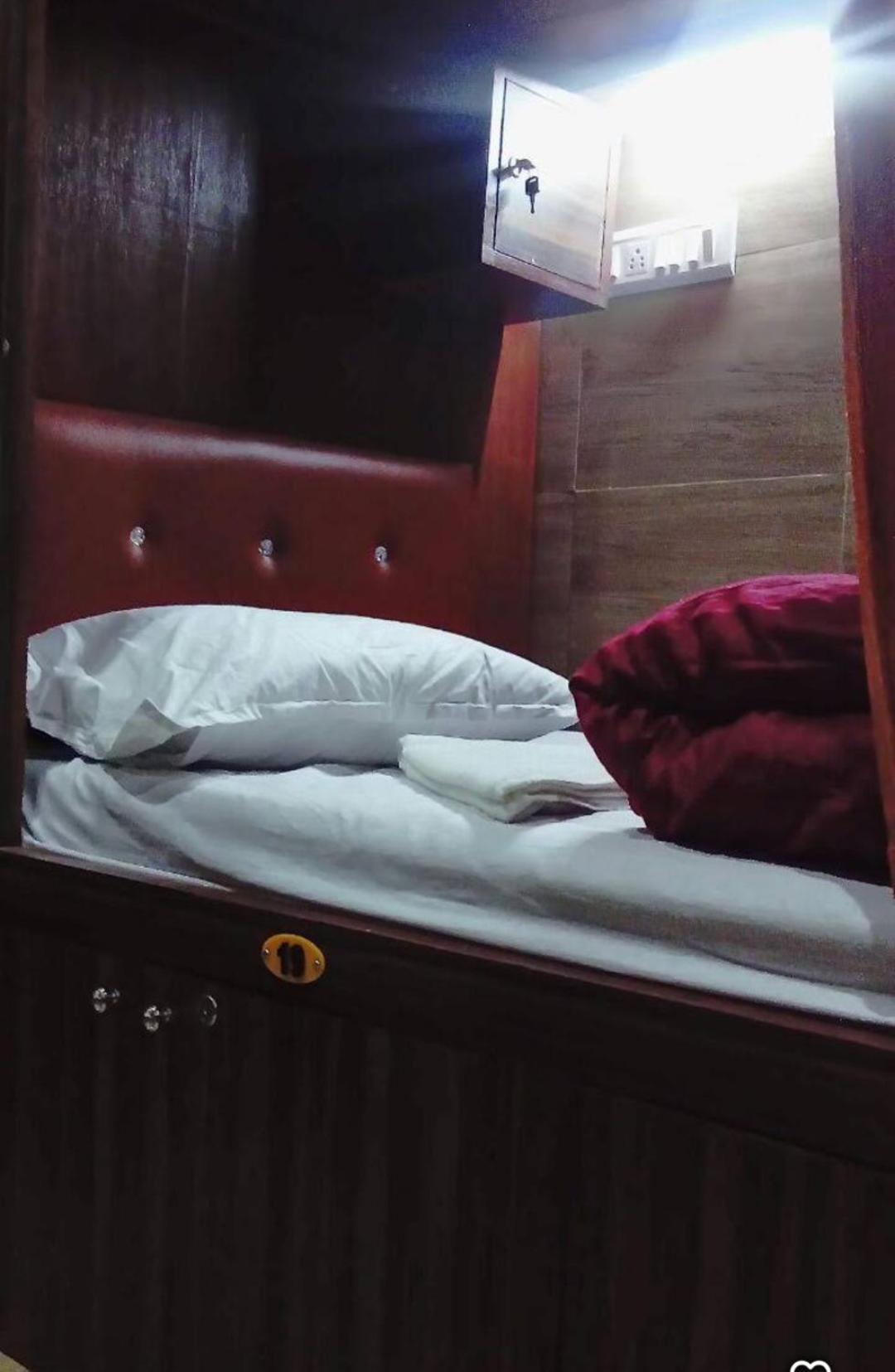Unibed Dormitory Mumbai Exterior foto