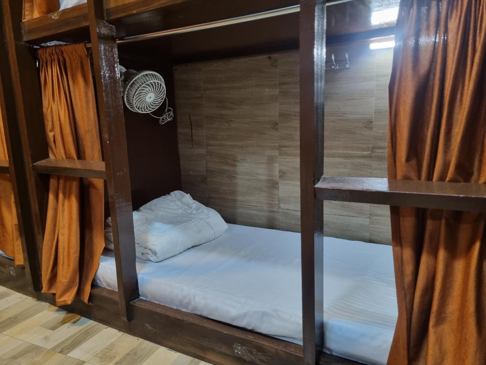 Unibed Dormitory Mumbai Exterior foto